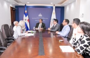 Ministros de Salud y Educación acuerdan incluir estudiantes en la Lucha contra el Dengue