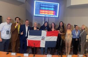 Locutora dominicana gana primer lugar en el reto: The Voice is Blind, de VO Atlanta