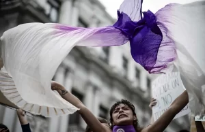 La Unesco alerta de que la IA generativa refuerza estereotipos contra las mujeres