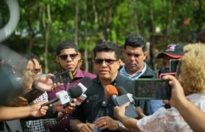 Dío Astacio dice recibió 49 camiones dañados de los 100 comprados por Manuel Jiménez