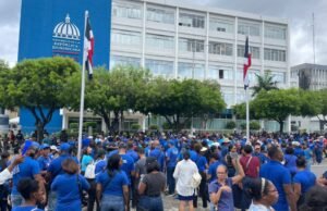 ADP se manifiesta en gran parte del país exigiendo aumento salarial