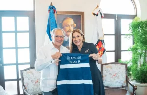 Carolina Mejía reconoce a Frank Rainieri mentor turístico de Santo Domingo