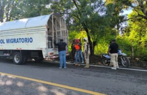 Recogen a 125 haitianos indocumentados y los entregan a Migración para su deportación