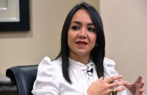 Faride Raful ofrece disculpas por accionar de agente en barbería de Boca Chica