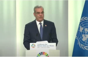 Abinader llama al mundo a combatir el sargazo, una amenaza para RD y toda la región