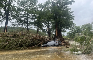 68 personas, entre ellas 21 niños, sube el saldo de víctimas mortales de las inundaciones en Texas