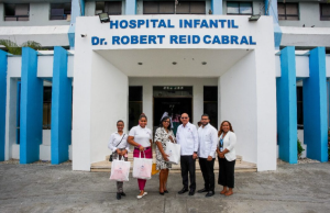 Los CTC llevan tabletas y esperanza a niños en el Hospital Infantil Robert Reid Cabral