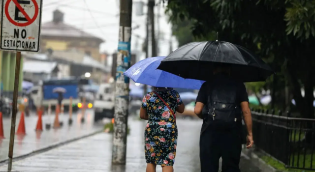 El COE coloca a cinco provincias del este en alerta verde debido a las lluvias