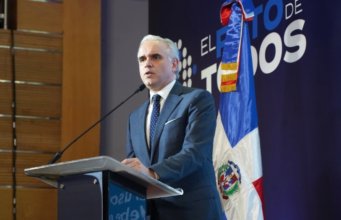 El sistema educativo público muestra crecimiento sostenido en escolaridad, tecnología y aprendizajes