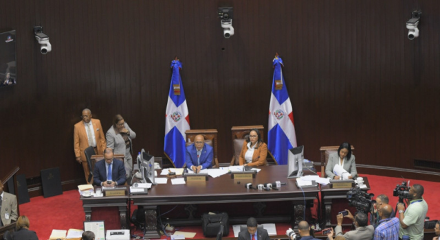 Diputados aprueban en primera lectura proyecto que busca eliminar candidaturas independientes